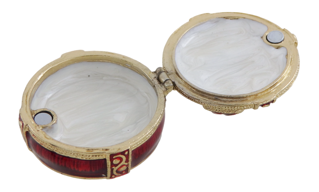 Exkluzív fém ajándékdobozka kristályokkal B0118-08 piros-arany színben, gravírozással személyre szabható, ideális ékszerekhez és elegáns ajándékként minden nő számára, méretek 4x4x1 cm, glamour stílus