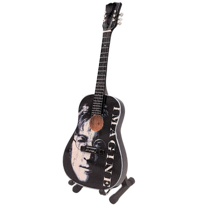 John Lennon The Beatles dekoratív mini gitár 24 cm személyre szabott gravírozással
