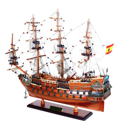 Ekskluzywny model żaglowca San Felipe SF45R z rozwiniętymi żaglami, ręcznie wykonany z drewna egzotycznego, możliwość personalizacji grawerem, idealny na prezent, wymiary 48,3 cm x 17,8 cm x 45,7 cm