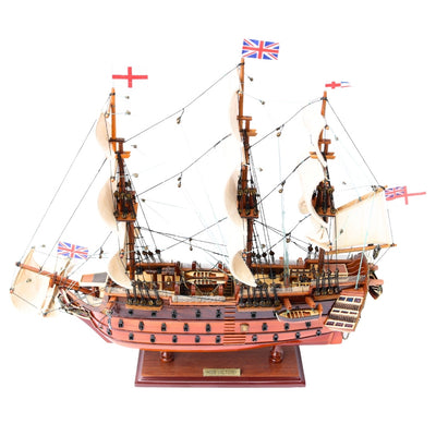 Összeszerelt HMS Victory vitorláshajó-modell, 54 cm - kézzel készített replika, személyre szabható gravírozással - ideális ajándék a vitorlázás szerelmeseinek - kiváló minőség, elegáns fa talapzat