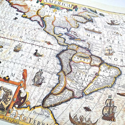 Mapa Ameryki 1628r. - J. Hondius Reprint z możliwością personalizacji grawerem - Idealny prezent dla podróżników i miłośników historii - Wymiary 37,5 x 50 cm