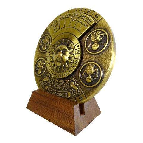 Reneszánsz öröknaptár gravírozással – személyre szabott ajándék az 1600-2799 évekre, elegáns irodai dekoráció, átmérő 9 cm, reneszánsz stílus