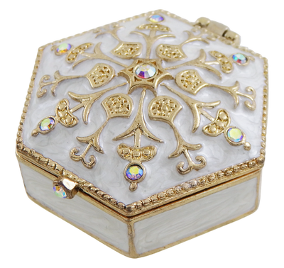 Elegáns fém ajándékdobozka kristályokkal B0035-08WH, fehér-arany színben, gravírozással személyre szabható, ideális ékszerekhez és apróságokhoz, 5x5x2cm