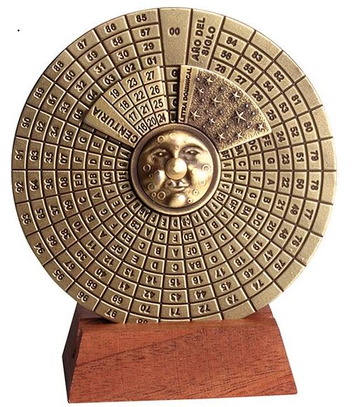 Reneszánsz öröknaptár gravírozással – személyre szabott ajándék az 1600-2799 évekre, elegáns irodai dekoráció, átmérő 9 cm, reneszánsz stílus