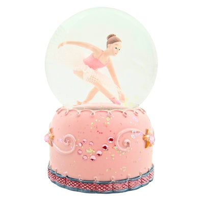 Táncoló balerina üveggömbben 12cm, gravírozás személyre szabásának lehetőségével – elegáns pasztell ajándékdekoráció balettkedvelőknek, polirezinnel és üvegből készült