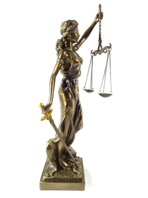 Figurka Temida 35 cm z możliwością personalizacji grawerem - elegancki prezent dla prawnika, sędziego lub radcy prawnego, wykonana z polyresinu w złotym kolorze z antycznym wykończeniem