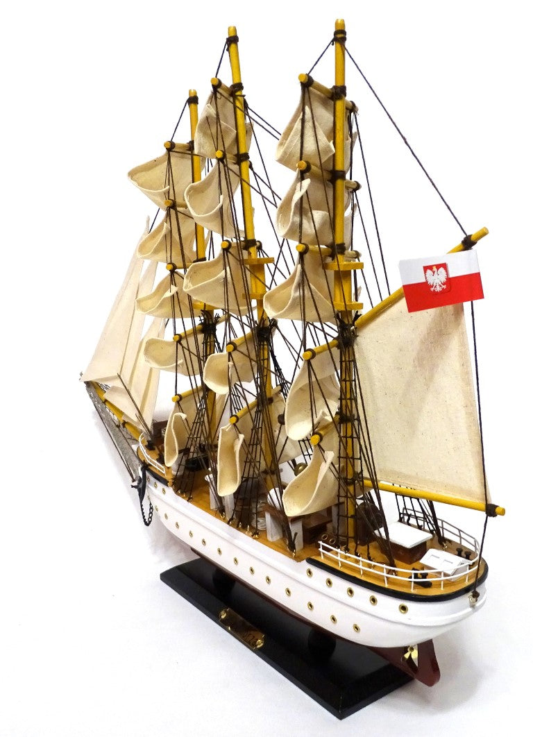 Dar Pomorza vitorláshajó-modell 50cm, gravírozással személyre szabható