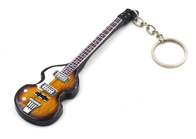 The Beatles basszusgitár alakú kulcstartó