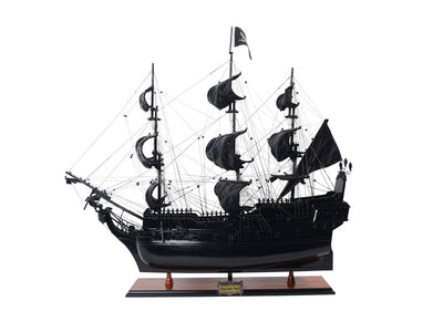 Czarna Perła BP80R kalózhajó-modell személyre szabható gravírozási lehetőséggel, hosszúság 89 cm, exkluzív ajándék minden alkalomra, kézműves művészeti alkotás, fa talapzat