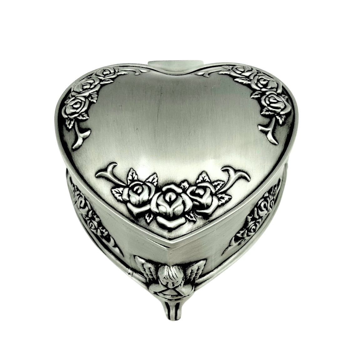 Szkatułka metalowa w kształcie serca z możliwością personalizacji grawerem – elegancki prezent na Walentynki, rocznicę lub urodziny, zdobiona motywem róży, wymiary 8,7 x 8,4 x 5,1 cm