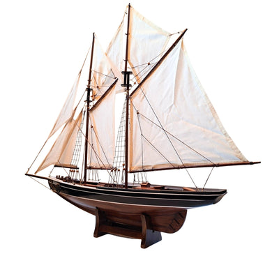Bluenose szkúner modell 78 cm gravírozással - elegáns fa tengerészeti dekoráció ajándékba a vitorlázás és a tengeri történelem kedvelőinek, természetes vitorlákkal