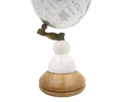 Voyager dekoratív földgömb márvány-fa talapzaton, személyre szabható gravírozási lehetőséggel – elegáns ajándék az utazás szerelmeseinek, magasság 32 cm, átmérő 15,5 cm, fehér térkép színes kontinensekkel