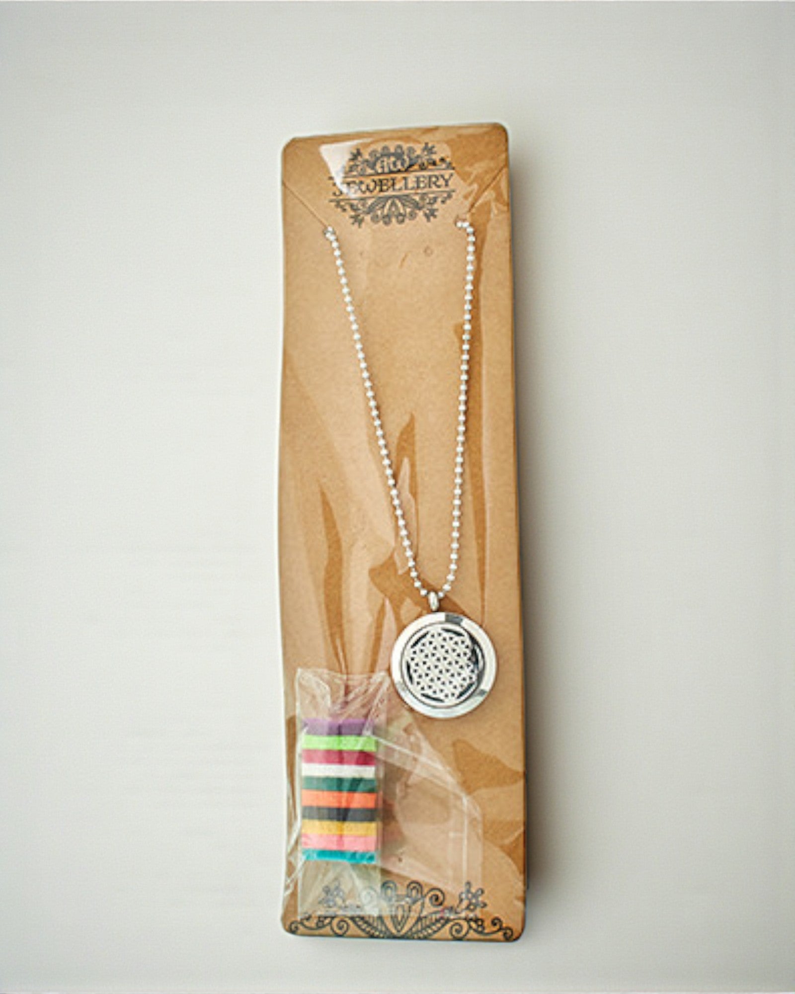 AromaTree Harmony – Aromaterápiás Életfa nyaklánc 25 mm