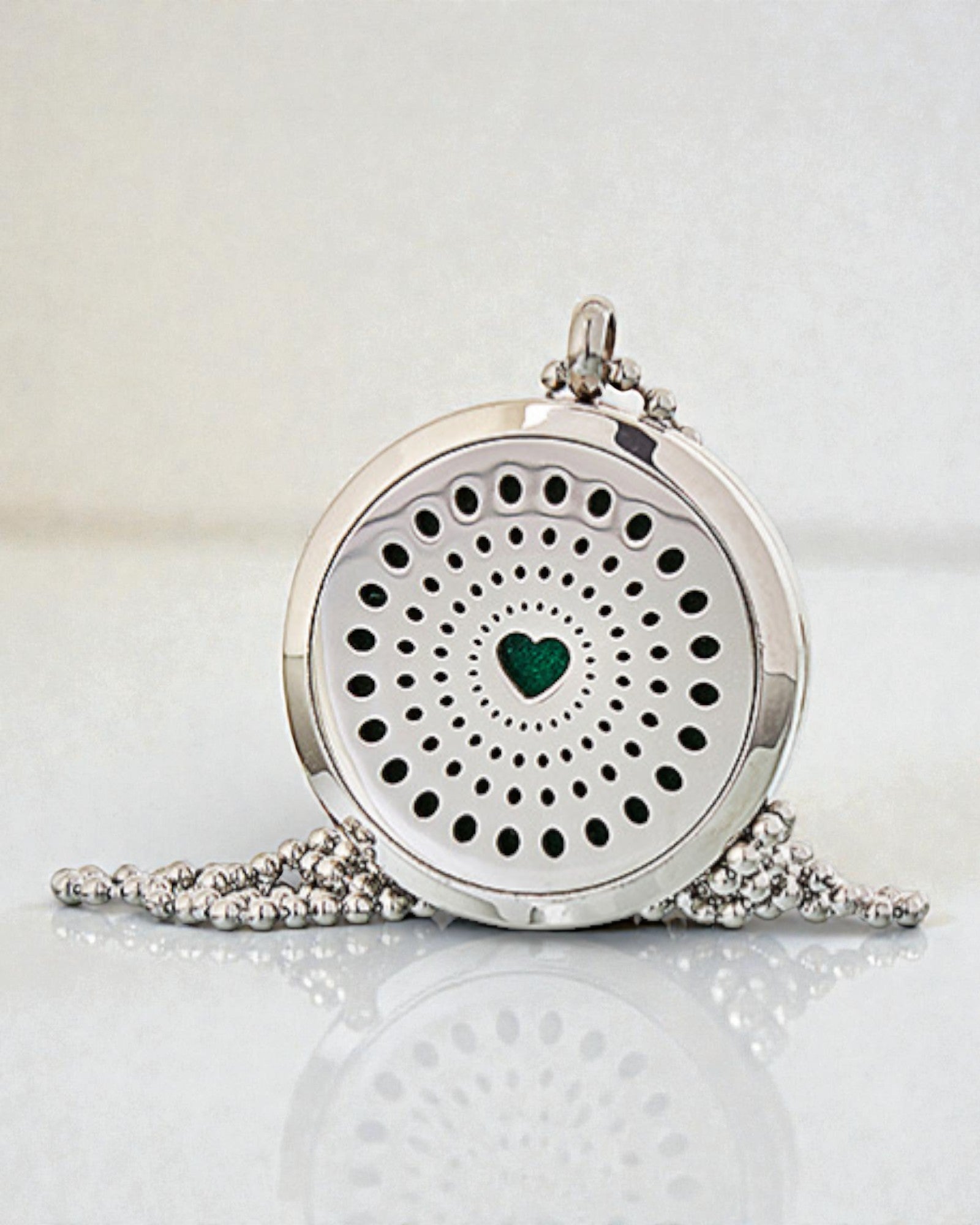 Celestia Heart – Aromaterápiás nyaklánc gyémántszívvel 30 mm