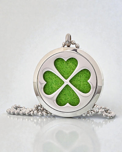 AromaClover – Aromaterápiás nyaklánc négylevelű lóhere medállal 30 mm