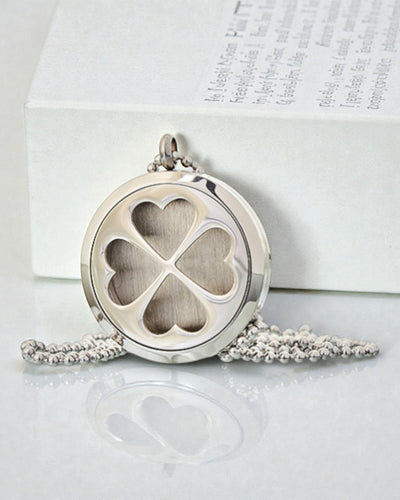 AromaClover – Aromaterápiás nyaklánc négylevelű lóhere medállal 30 mm