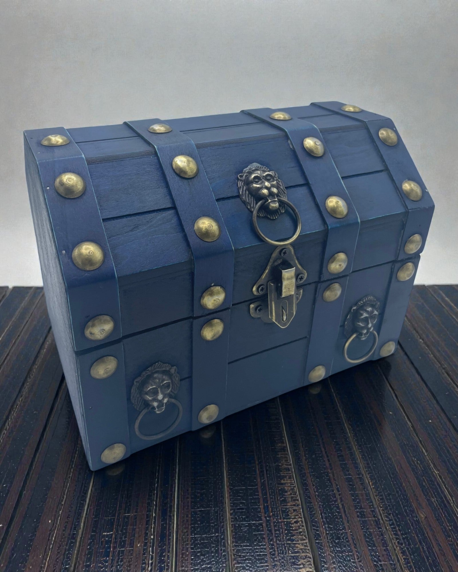 A mélységek kutatójának ládája – nagy kék kincsesláda