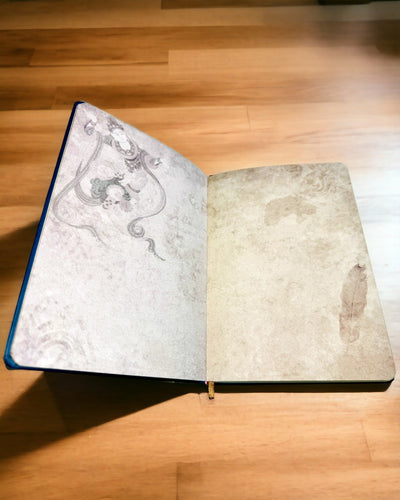 Keményfedeles Klasszikus Jegyzetfüzet Vándor motívummal - Tengerészkék. Gravírozási lehetőség