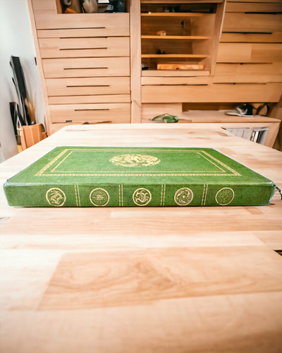 Zöld Díszjegyzetfüzet Sárkánymotívummal - Fantasy Inspirációk, gravírozással