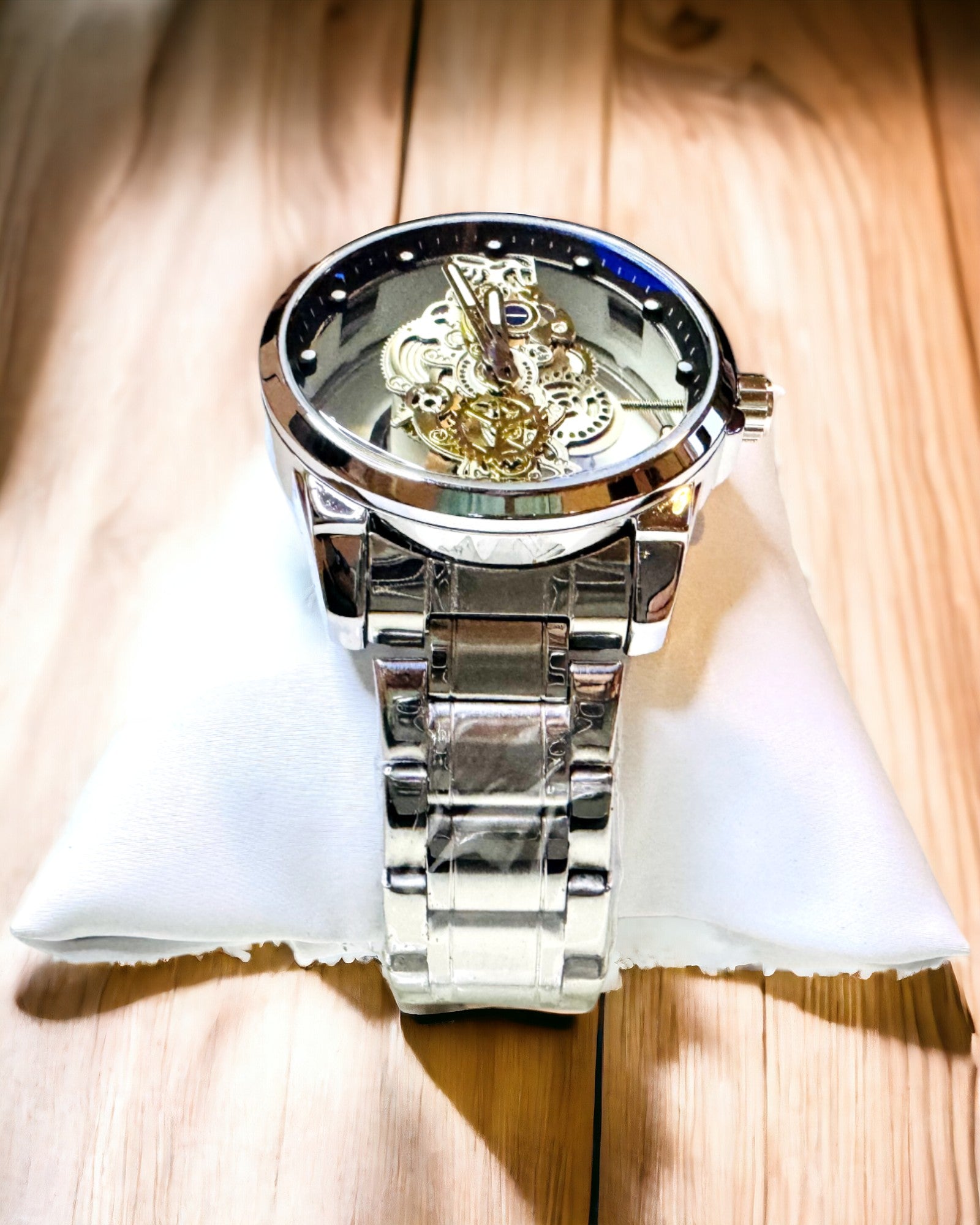 Elegáns Férfi Kvarcóra - Átlátszó Mechanizmus és Sportos Elegancia