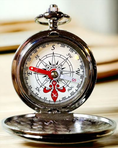 Mini Kompas Felfedező, Hordozható és Elegáns, Ideális Hátizsákokhoz és Szabadtéri Tevékenységekhez