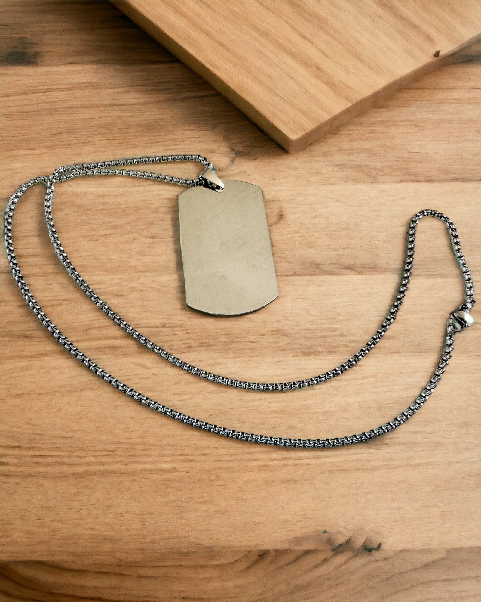 "Három Stílus Árnyalata" Dog Tag Nyaklánc - Katonai Azonosító - Elegáns Medál Rozsdamentes Acélból Gravírozási Lehetőséggel