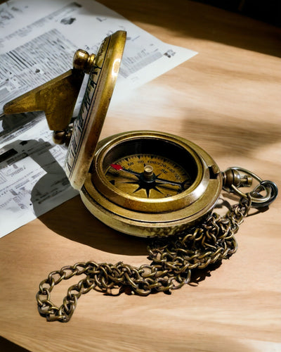 Utazó Navigációs Iránytű gravírozással, személyre szabás – Indiai Kézművesek Kézműves Terméke