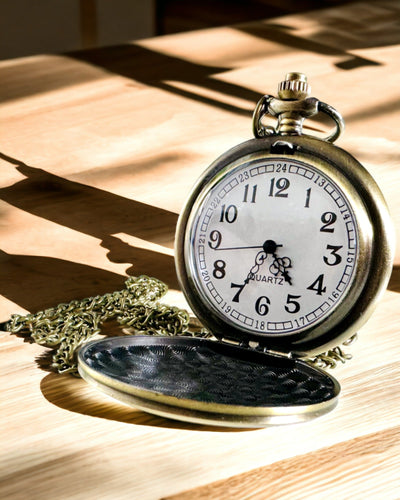 Személyre szabható vintage stílusú zsebóra - matt arany