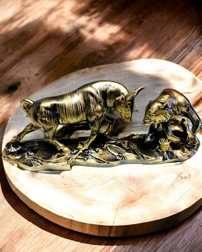 "Dwaj rywale" szobor - Bika és Medve - A pénzügyi piac szimbolikája, Gravírozási lehetőség - Réz színű