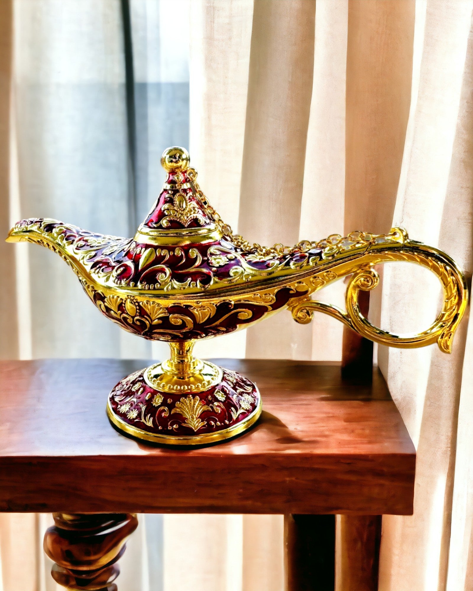 Aladdin Varázslámpája Gravírozási Opcióval - Bordó Arannyal Átszőtt Változat