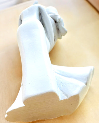 Elegáns Kapcsolat - Kis Dekoratív Szobrocska Gravírozási Lehetőséggel - fehér szín