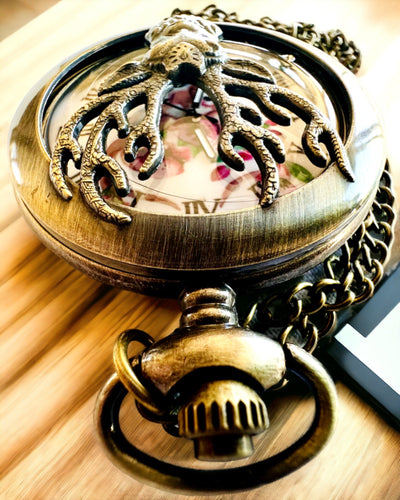 Zsebóra Erdő Őre - Elegáns Óra Szarvas Motívummal, személyre szabható gravírozással