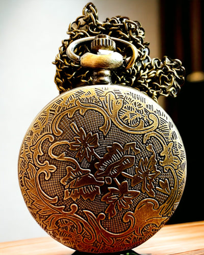 Zsebóra Erdő Őre - Elegáns Óra Szarvas Motívummal, személyre szabható gravírozással