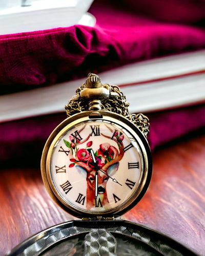 Zsebóra Erdő Őre - Elegáns Óra Szarvas Motívummal, személyre szabható gravírozással