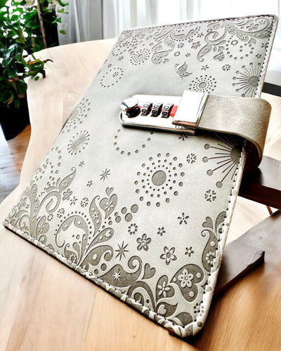 Exkluzív Jegyzetfüzet, PU bőr, A5 kódzárral - "Secret Journal", személyre szabás gravírozással