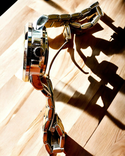 Elegáns férfi karóra KIMSDUN Prestige Átlátszó Mechanizmus és Sportos Elegancia, személyre szabható gravírozással
