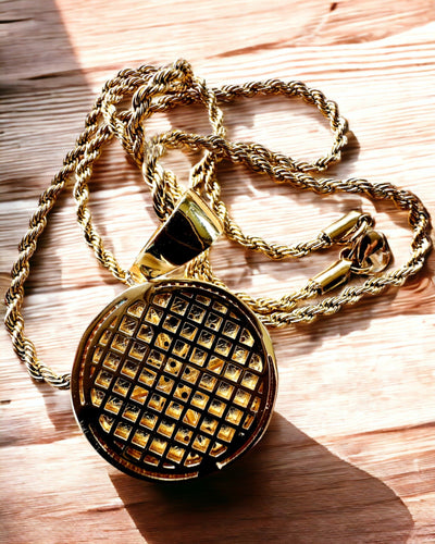 Glamour stílusú, cirkóniával díszített iránytű medálos nyaklánc nőknek és férfiaknak - arany szín, gravírozás