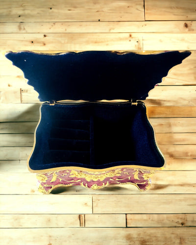 Vintage stílusú ékszerdoboz, szervező – Díszítő elemekkel ellátott fém kincsesláda