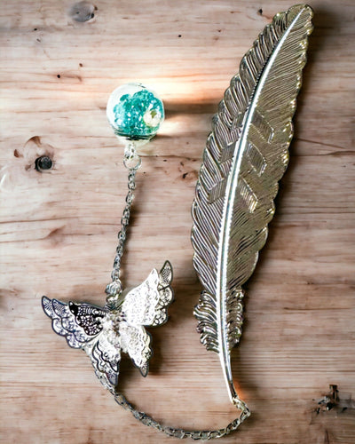 Retro stílusú kreatív könyvjelző toll- és pillangómotívummal – Elegáns promóciós ajándék, ezüst/kék színben