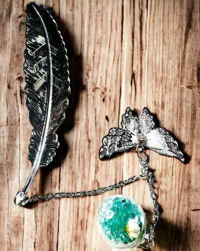 Retro stílusú kreatív könyvjelző toll- és pillangómotívummal – Elegáns promóciós ajándék, ezüst/kék színben