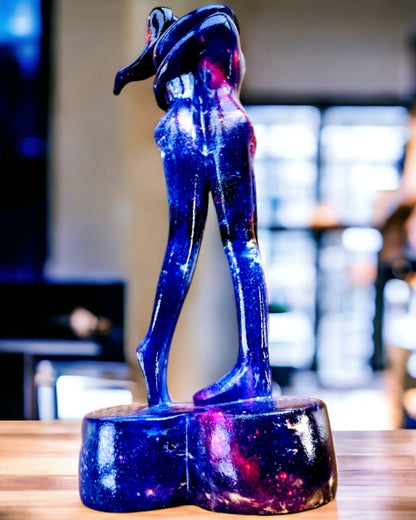 "Kozmikus Ölelés - Gyanta Figura Gravírozási Lehetőséggel"