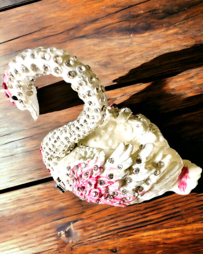 Elegáns "Hattyú Ékszere" Doboz - személyre szabható gravírozással
