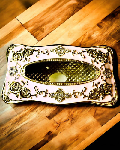 Elegáns Rózsaszín Zsebkendőtartó Doboz Dombornyomott Rózsákkal – Luxus Kiegészítő a Nappaliba, Szállodába vagy Klubba