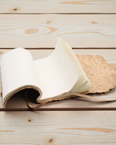 Felcsavarható bőr útinapló – természetes (21 x 15 cm)