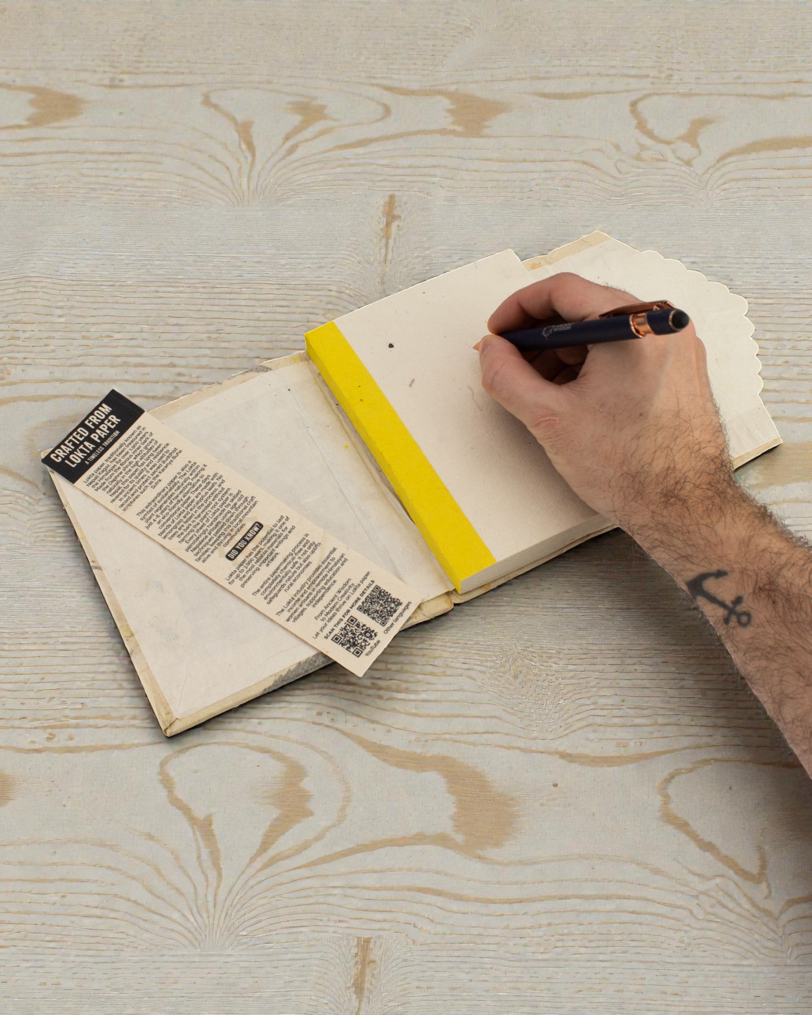 Średni Notatnik Lokta Bugenwilla (15 x 12 cm) – 45 kartek