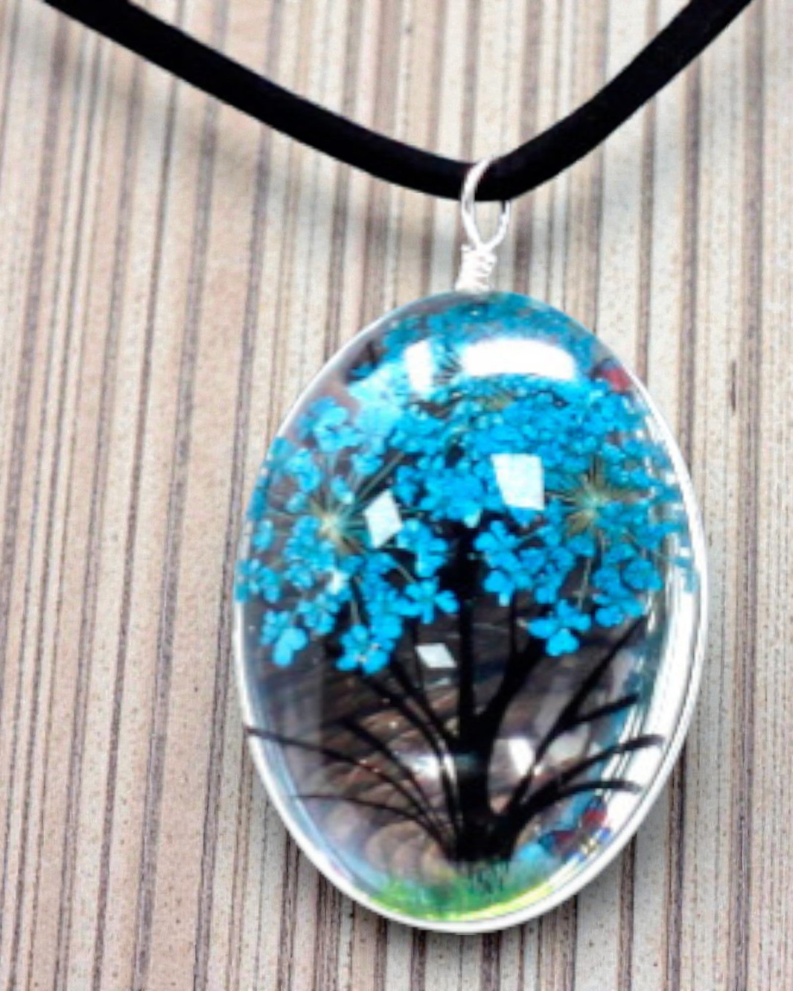 Morska Bryza – Niebieskozielony Zestaw Biżuterii z Suszonymi Kwiatami Drzewo Życia