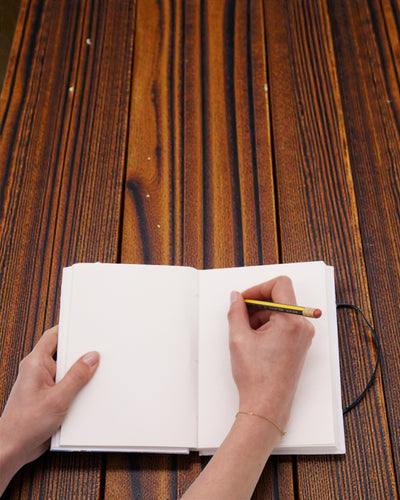 Hullámok együtt – kis jegyzetfüzet pánttal és kókuszgombbal 18 × 12,5 cm, 200 oldal