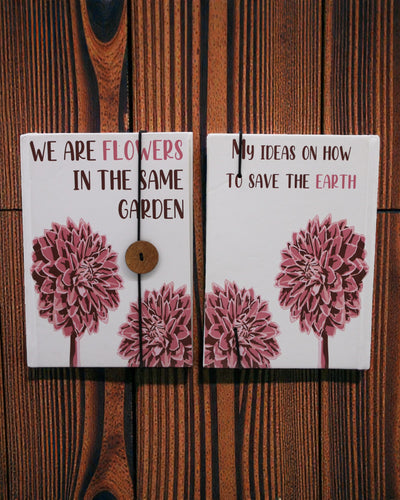 Virágok együtt – kis jegyzetfüzet pánttal és kókuszgombbal 18 × 12,5 cm, 200 oldal