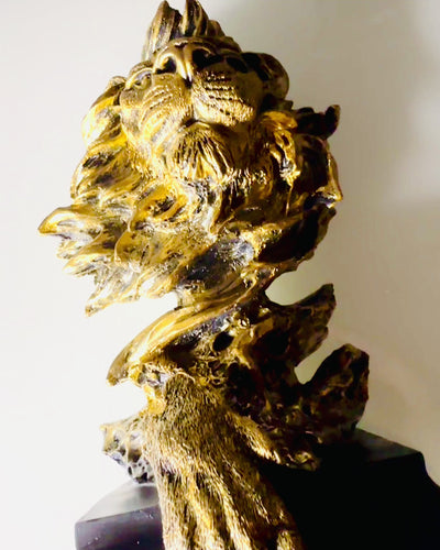 Királyi Oroszlán - Fenséges Dekorációs Figura Gravírozási Lehetőséggel, 2 Választható Színváltozatban, Ajándéknak