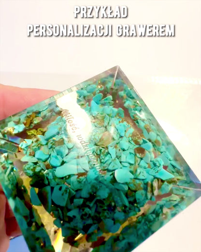 Orgonit Piramis Obszidiánnal – Csakra Energia Generátor, Reiki Meditációs Eszköz Természetes Kővel